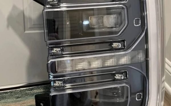NEW 2023-2025 Super Duty OEM Ford LH & RH Projector Lamps - Image 3